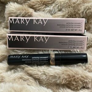 Mary Kay
Perfecting Concealer
Deep Beige